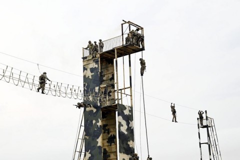 A Magyar Honvédség Vezérkari Főnöke katonai létesítményeket látogatott meg Azerbajdzsánban