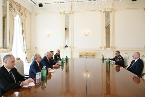Ilham Aliyev azeri elnök fogadta Törökország nemzetvédelmi miniszterét