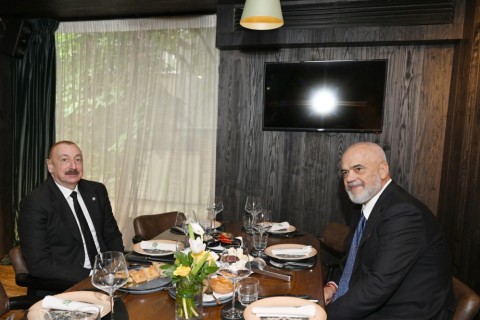 Ilham Aliyev és Edi Rama munkavacsorán találkoztak Tiranában