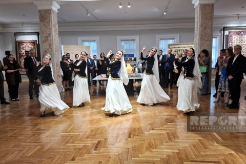 Azerbajdzsáni szőnyegek kiállítása nyílt meg Kisinyovban