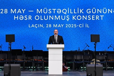Lacsinban (Karabah) ünnepelték az Azeri Függetlenség Napját Törökország és Pakisztán vezetőinek részvételével