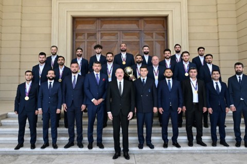 Ilham Aliyev fogadta a minifutball-világbajnok azeri válogatottat