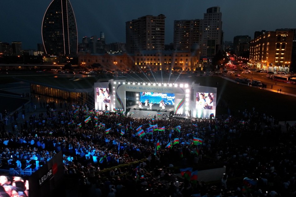 Koncertet tartottak a Heydar Aliyev Központ parkjában a Nemzeti Megmenekülés Napja alkalmából