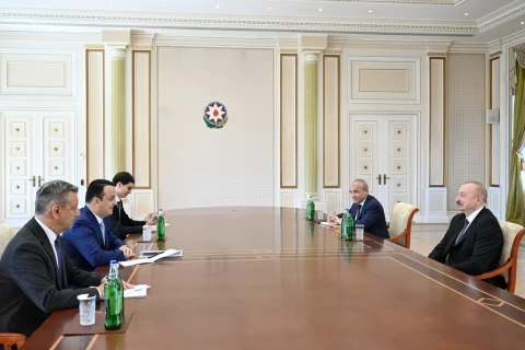 Ilham Aliyev fogadta Üzbegisztán beruházási, ipari és kereskedelmi miniszterét