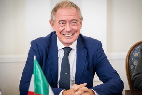 Olasz miniszter vesz részt az új azerbajdzsáni erőmű megnyitóján