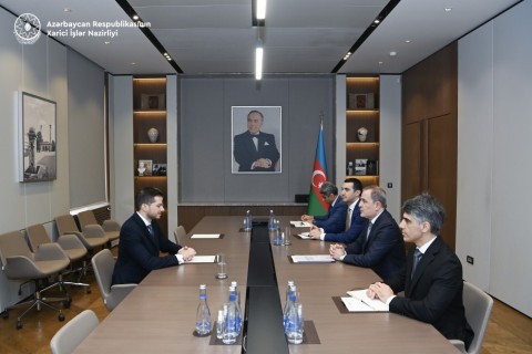 Ceyhun Bayramov, Azerbajdzsán külügyminizstere búcsúlátogatáson fogadta Izrael távozó nagykövetét