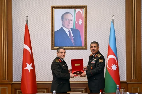 Azerbajdzsán és Törökország a katonai együttműködés új perspektíváiról és a regionális biztonságról tárgyaltak