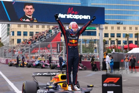 Max Verstappen másodszor nyert Bakuban