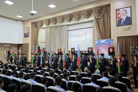 Megemlékezések zajlottak az Azerbajdzsáni Hadseregben az Anım Napja alkalmából