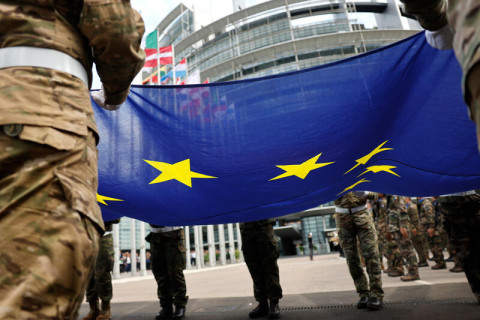 Az Európai Bizottság a katonai kiadások növekedését prognosztizálja az Európai Unióban