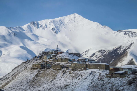 Magyar állampolgárt mentettek ki a Hınalıg felé vezető úton