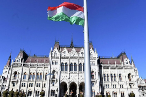 Magyarország közölte, hogy a „Béketanácshoz” való csatlakozás nem jár pénzügyi kötelezettségekkel