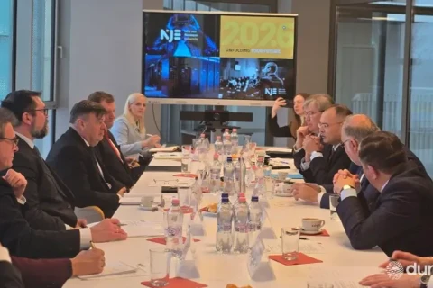 Uzbegisztan es Magyarorszag kozos oktatasi kezdemenyezesek elinditasarol targyal