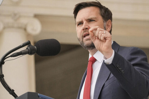 Vance Magyarországra látogat