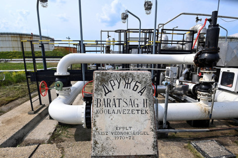 Magyarország megkezdte az olaj fogadását a „Druzhba” vezetéken keresztül