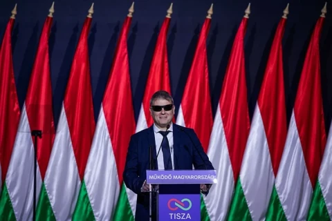 Magyarországon vak férfit neveztek ki miniszteri posztra